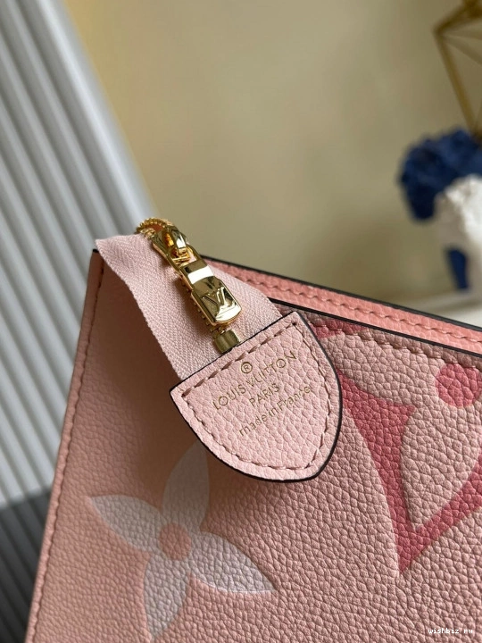 WIS TOILETRY VUITTON 26 LOUIS POUCH 0210